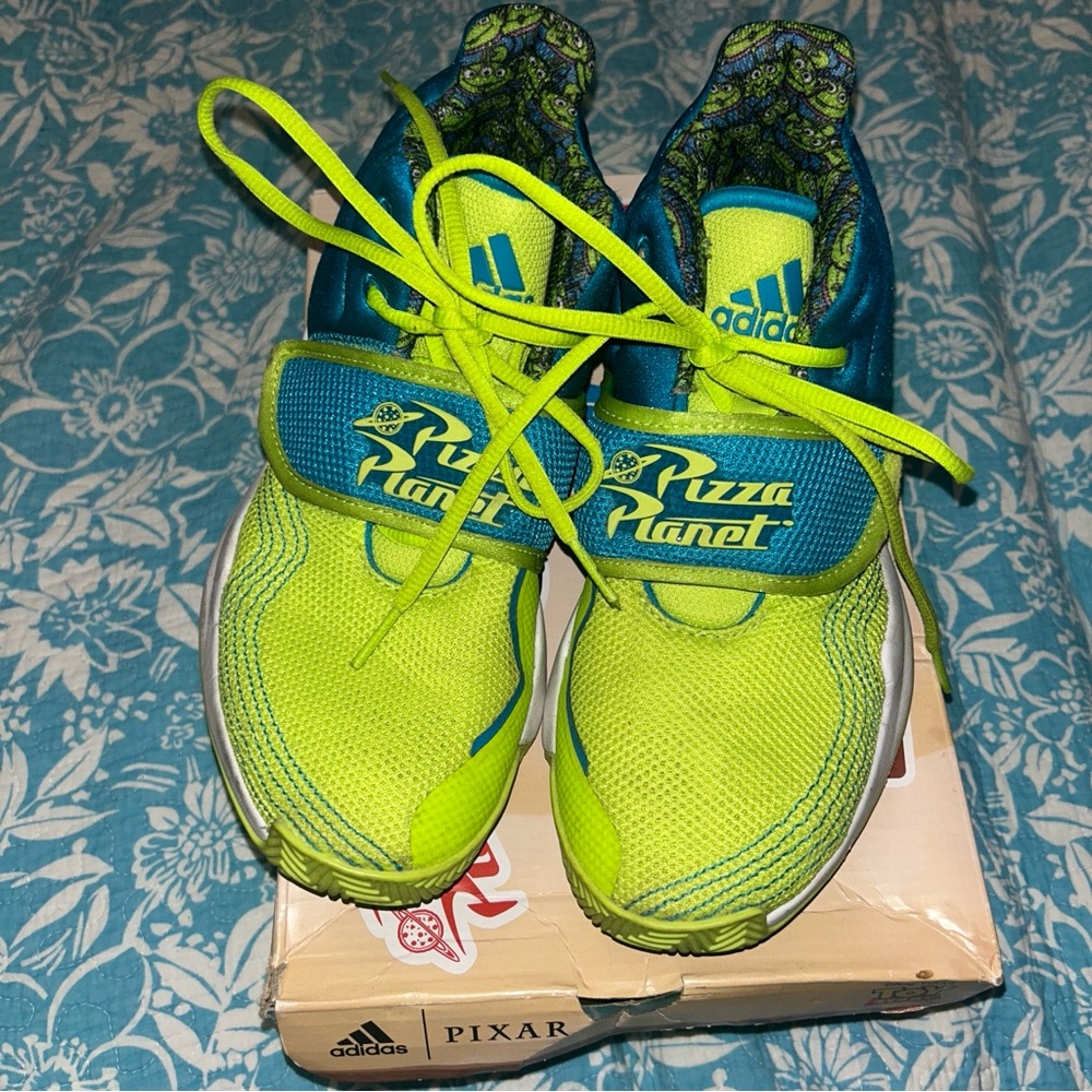 Adidas pizza planet shoes 5.5